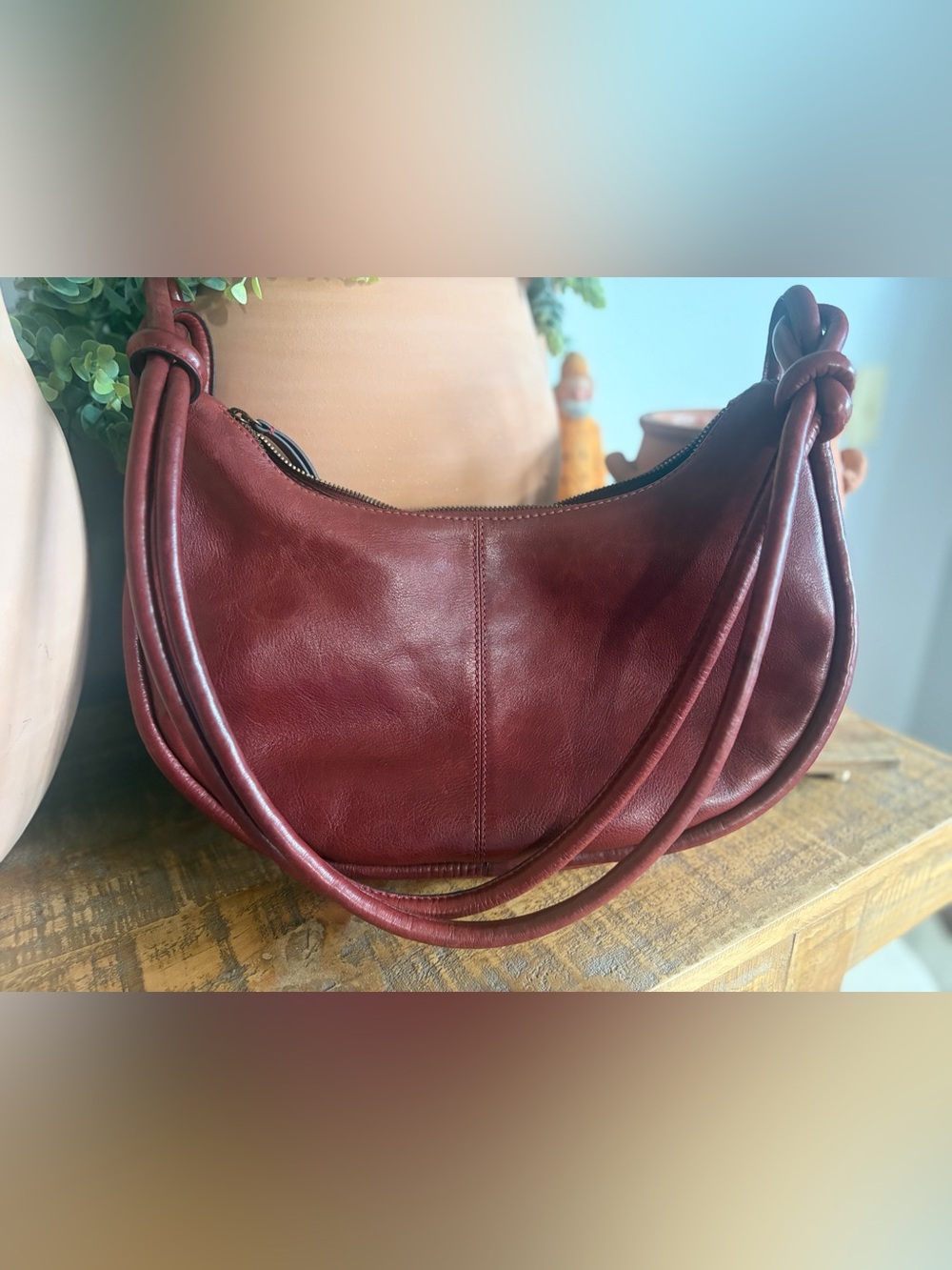 Women’s Classic Curved Shoulder Bag in Burgundy 100% Leather